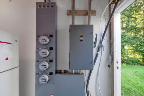 1260 Sayward Rd, Sayward, BC - Indoor Photo Showing Laundry Room