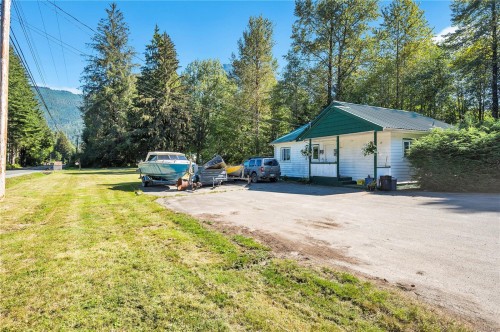 1260 Sayward Rd, Sayward, BC - Outdoor