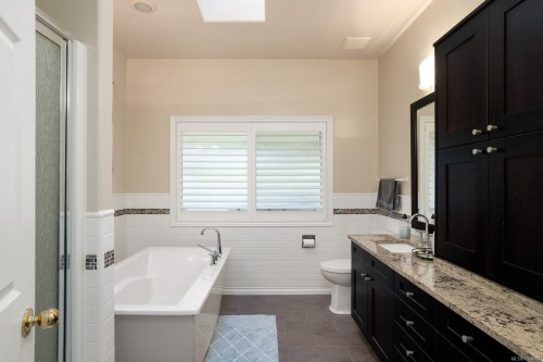 4652 Boulderwood Dr, Saanich, BC 