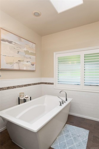 4652 Boulderwood Dr, Saanich, BC 