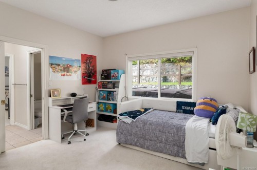 4652 Boulderwood Dr, Saanich, BC 