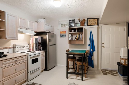 4652 Boulderwood Dr, Saanich, BC 