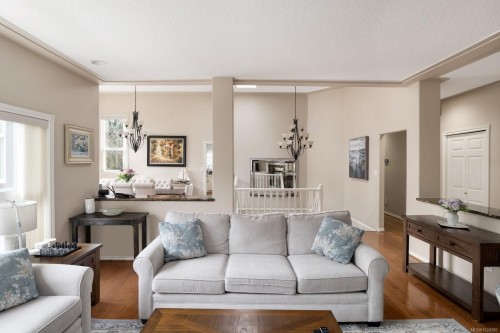 4652 Boulderwood Dr, Saanich, BC 