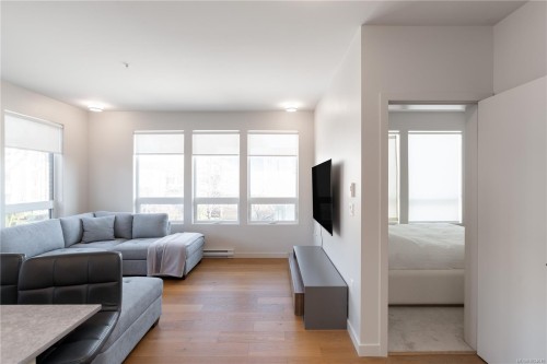 206-629 Speed Ave, Victoria, BC - Indoor Photo Showing Living Room