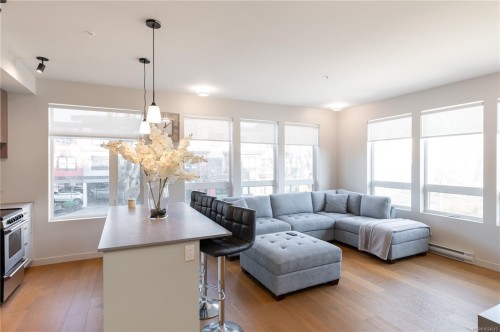 206-629 Speed Ave, Victoria, BC - Indoor Photo Showing Other Room