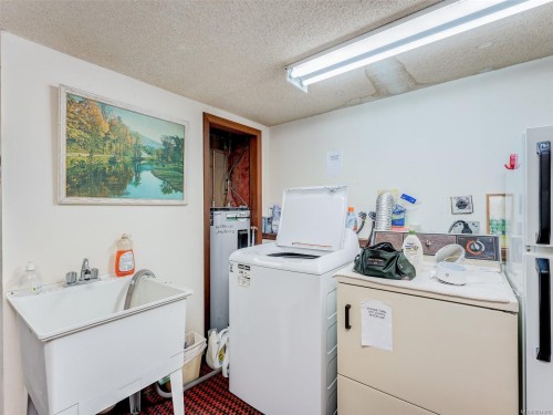 24 Gorge Rd East, Victoria, BC 