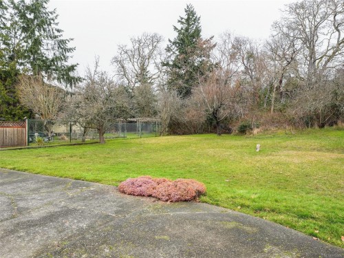 24 Gorge Rd East, Victoria, BC 