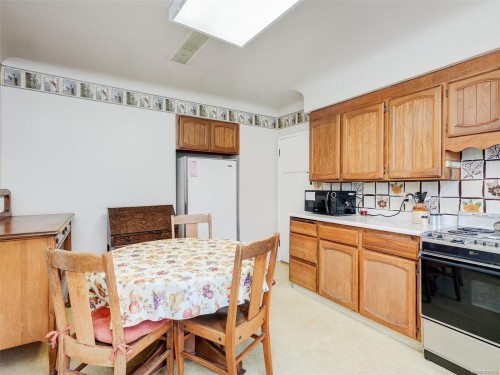 24 Gorge Rd East, Victoria, BC 