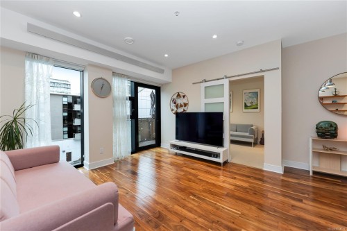 N312-1105 Pandora Ave, Victoria, BC - Indoor Photo Showing Living Room