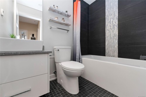 N312-1105 Pandora Ave, Victoria, BC - Indoor Photo Showing Bathroom