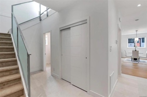 227 Heddle Ave, View Royal, BC 