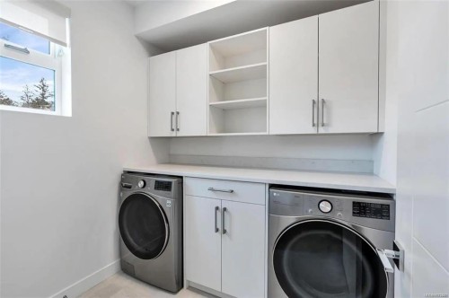 227 Heddle Ave, View Royal, BC 