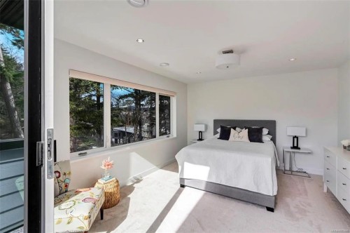 227 Heddle Ave, View Royal, BC 