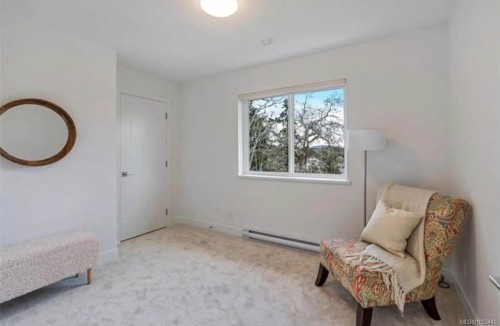 227 Heddle Ave, View Royal, BC 