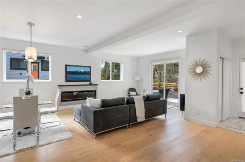 227 Heddle Ave, View Royal, BC 