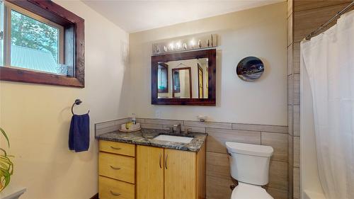 166 304Th Avenue, Kimberley, BC - Indoor Photo Showing Bathroom