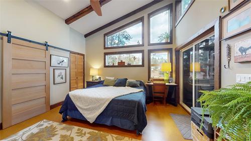 166 304Th Avenue, Kimberley, BC - Indoor Photo Showing Bedroom