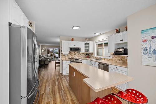 160-2330 Butt Road, West Kelowna, BC - Indoor Photo Showing Kitchen With Stainless Steel Kitchen With Double Sink With Upgraded Kitchen