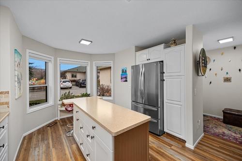 160-2330 Butt Road, West Kelowna, BC - Indoor Photo Showing Kitchen