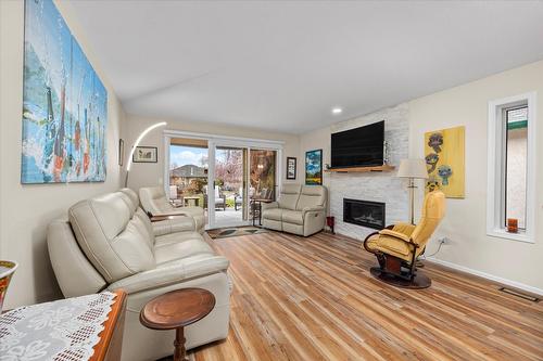 160-2330 Butt Road, West Kelowna, BC - Indoor Photo Showing Living Room With Fireplace