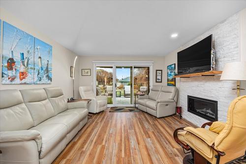 160-2330 Butt Road, West Kelowna, BC - Indoor Photo Showing Living Room With Fireplace