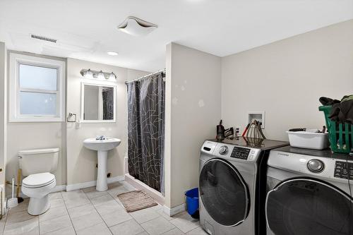 2848 Lower Glenrosa Road, West Kelowna, BC - Indoor Photo Showing Laundry Room
