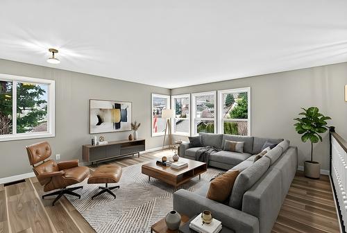 2848 Lower Glenrosa Road, West Kelowna, BC - Indoor Photo Showing Living Room