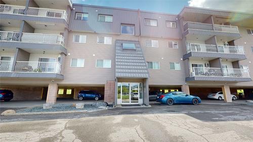 201-2011 2Nd Street, Cranbrook, BC - Outdoor With Facade