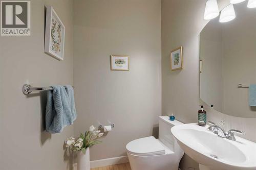 98 Tuscany Estates Crescent Nw, Calgary, AB - Indoor Photo Showing Bathroom