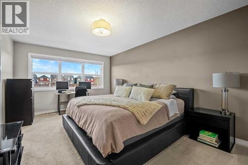 206 Mahogany Passage Se, Calgary, AB - Indoor Photo Showing Bedroom
