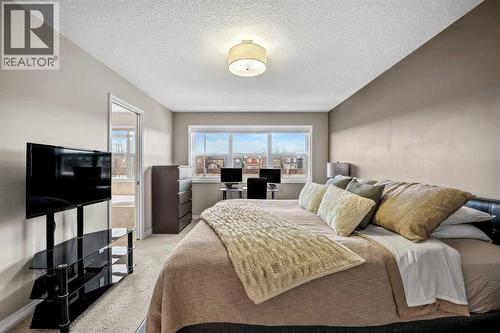 206 Mahogany Passage Se, Calgary, AB - Indoor Photo Showing Bedroom