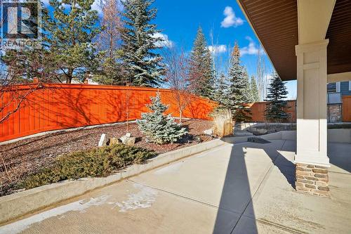 72 Rockcliff Grove Nw, Calgary, AB - Outdoor