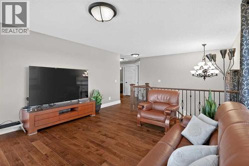 72 Rockcliff Grove Nw, Calgary, AB - Indoor Photo Showing Living Room
