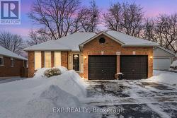 1036 STONE COTTAGE CRESCENT  Oshawa (Pinecrest), ON L1K 1Z4