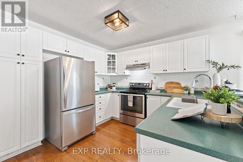 1036 Stone Cottage Crescent, Oshawa (Pinecrest), ON - Indoor Photo Showing Kitchen
