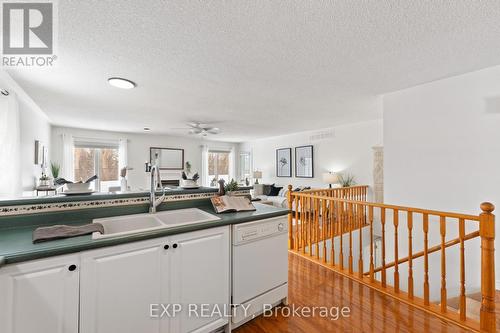 1036 Stone Cottage Crescent, Oshawa (Pinecrest), ON - Indoor Photo Showing Kitchen With Double Sink