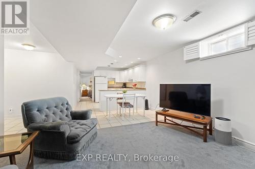1036 Stone Cottage Crescent, Oshawa (Pinecrest), ON - Indoor Photo Showing Living Room