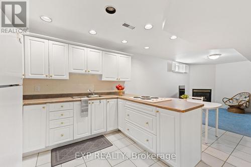 1036 Stone Cottage Crescent, Oshawa (Pinecrest), ON - Indoor Photo Showing Kitchen