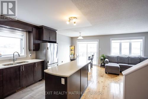 1117 Clement Court, Cornwall, ON - Indoor Photo Showing Kitchen With Double Sink