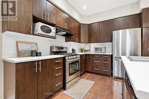 938 Fletcher Circle, Ottawa, ON - Indoor Photo Showing Kitchen With Stainless Steel Kitchen With Upgraded Kitchen