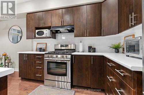 938 Fletcher Circle, Ottawa, ON - Indoor Photo Showing Kitchen With Upgraded Kitchen