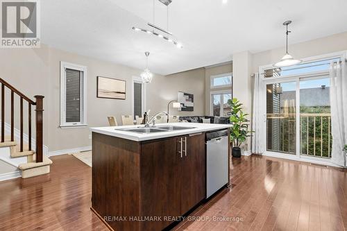 938 Fletcher Circle, Ottawa, ON - Indoor Photo Showing Kitchen With Double Sink