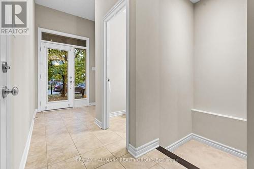 938 Fletcher Circle, Ottawa, ON - Indoor Photo Showing Other Room