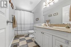 Main bathroom - 