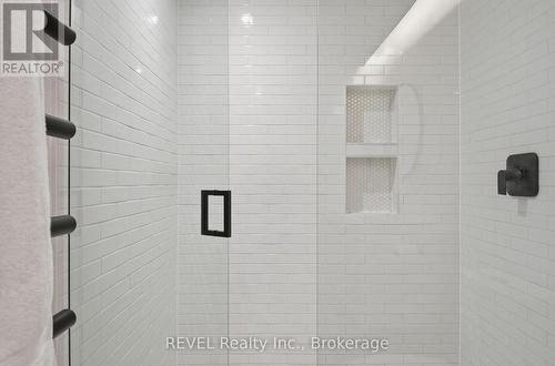 18 Lincoln Avenue, St. Catharines (Oakdale), ON -  Photo Showing Bathroom