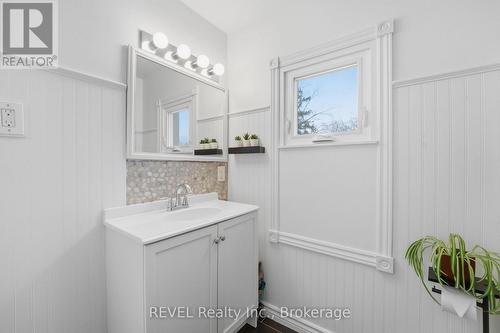 18 Lincoln Avenue, St. Catharines (Oakdale), ON - 