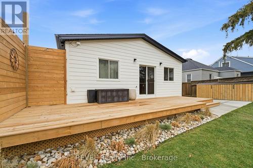 18 Lincoln Avenue, St. Catharines (Oakdale), ON - Outdoor With Exterior