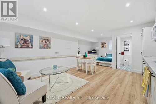 18 Lincoln Avenue, St. Catharines (Oakdale), ON - Indoor