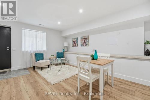18 Lincoln Avenue, St. Catharines (Oakdale), ON - Indoor Photo Showing Dining Room