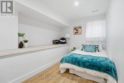 18 Lincoln Avenue, St. Catharines (Oakdale), ON - Indoor Photo Showing Bedroom